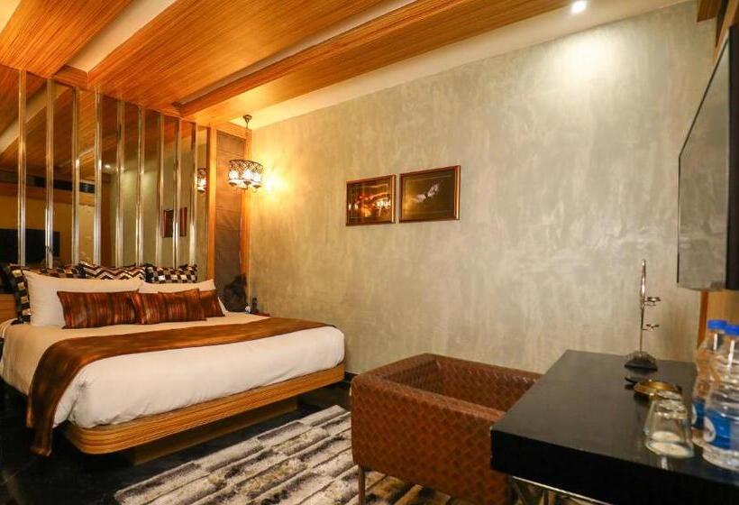 هتل Pramod House Of Classics