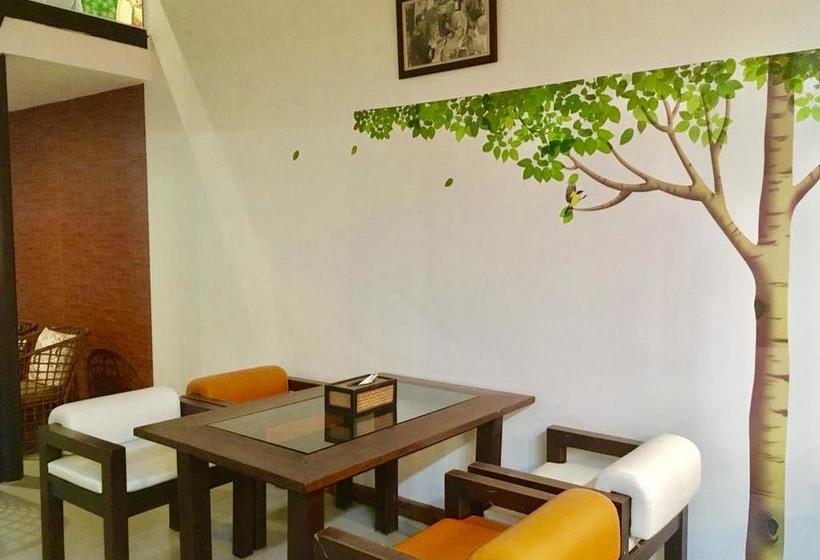 The Corner Transit Hostel