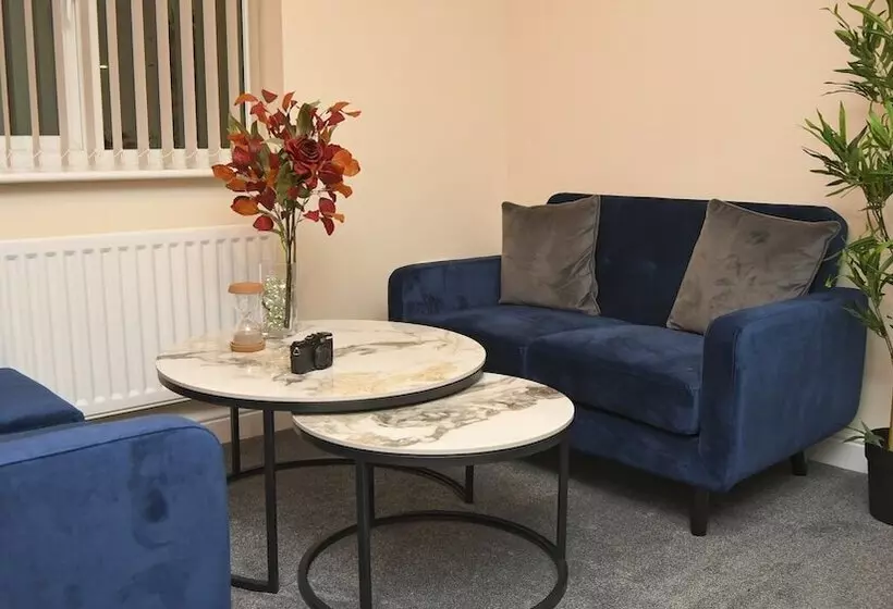 Aamiaismajoitus (B&B) Warrington Suites By Relax Stays