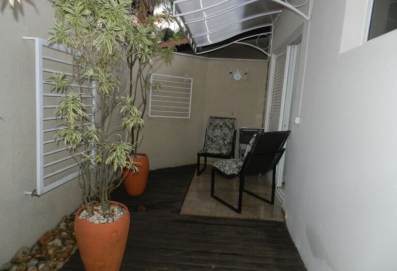 ホテル Paradise Inn