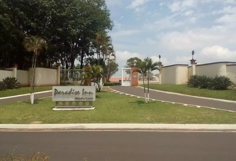 ホテル Paradise Inn