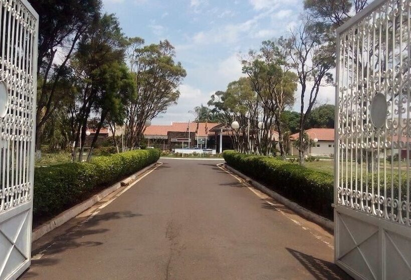 ホテル Paradise Inn