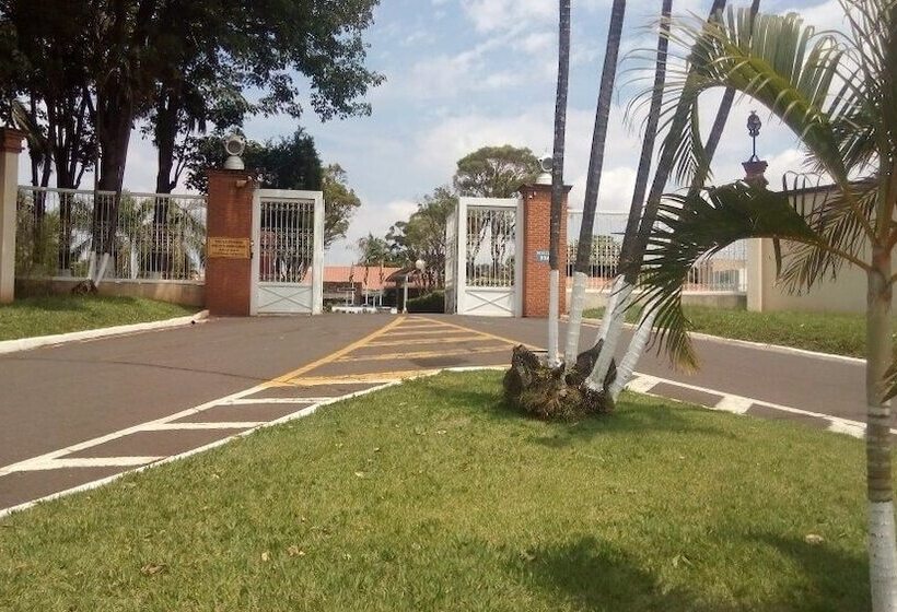 ホテル Paradise Inn