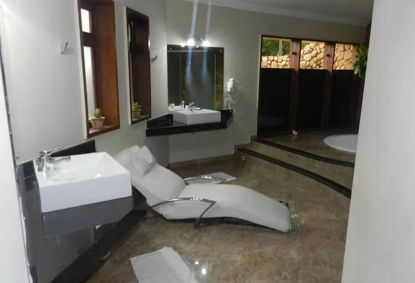 ホテル Paradise Inn