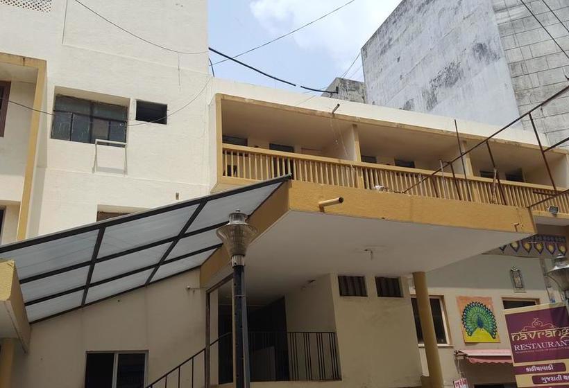 Oyo 13668 Hotel Utsav