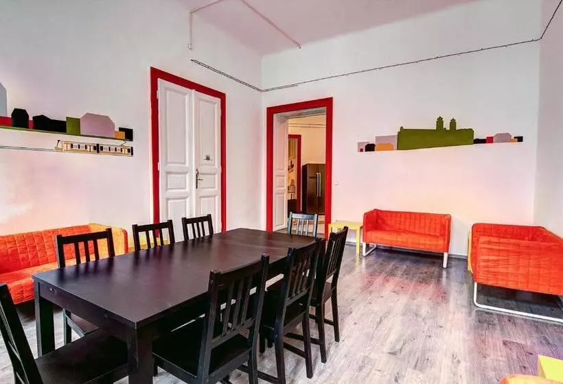 Pal's Mini Hostel