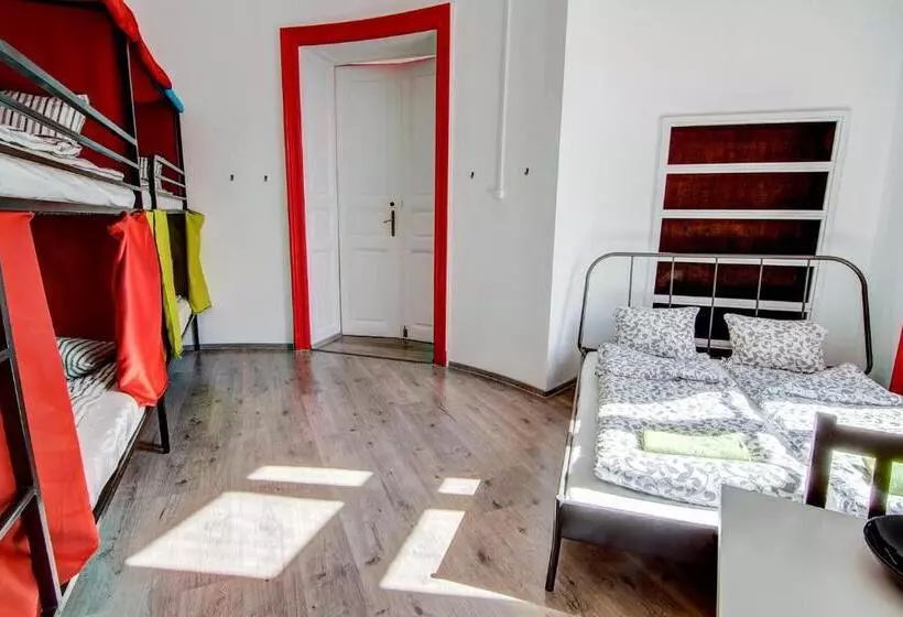 Pal's Mini Hostel