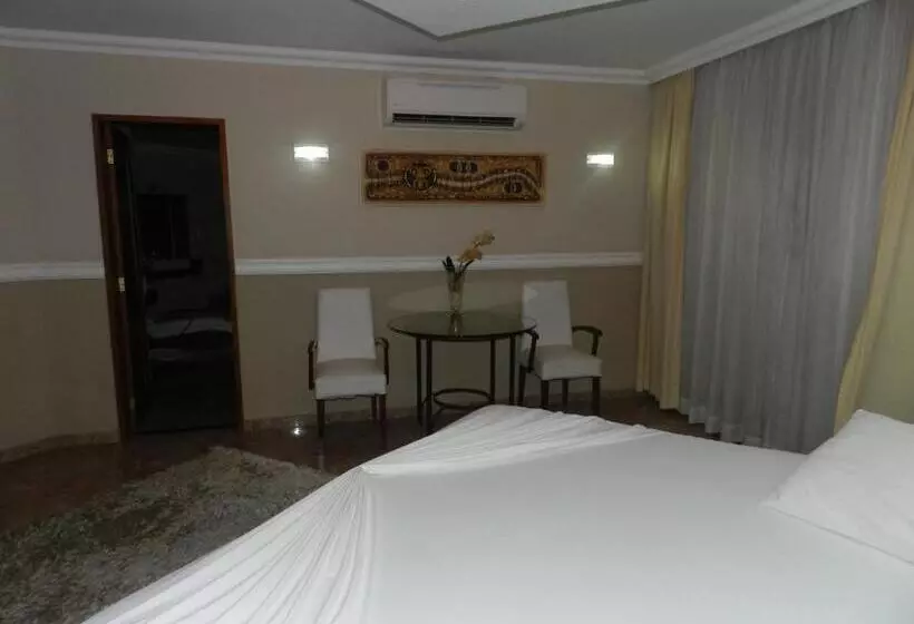 ホテル Paradise Inn