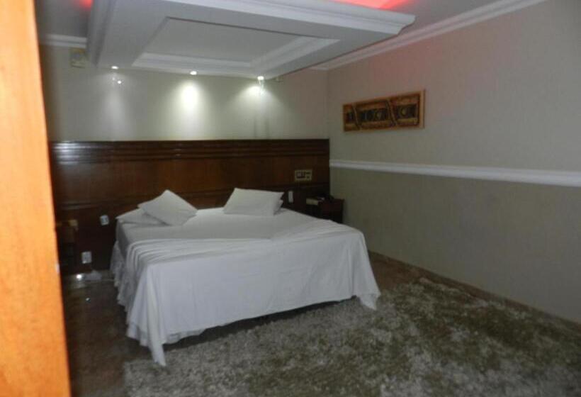 ホテル Paradise Inn