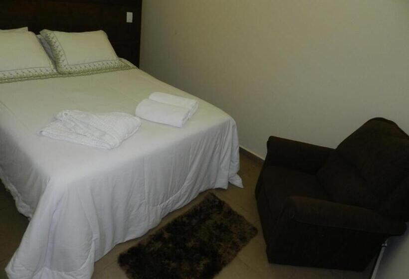 ホテル Paradise Inn