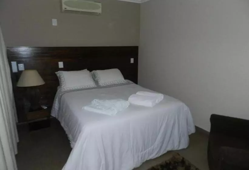 ホテル Paradise Inn