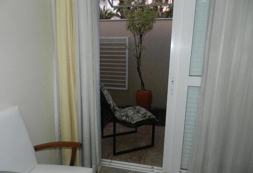 ホテル Paradise Inn