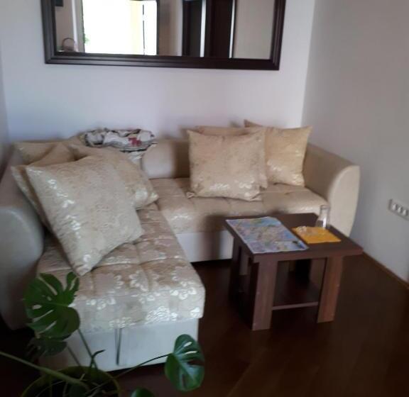 هتل Apartment Biba