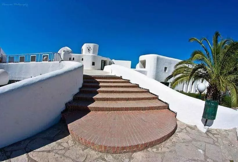 هتل El Mountazah