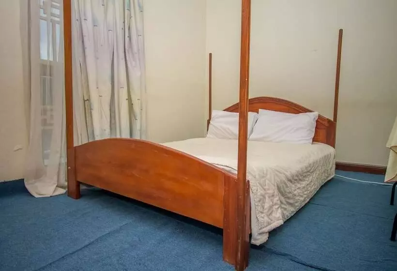 هتل Ntungamo Resort