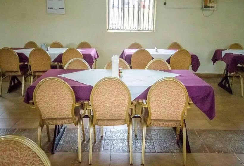 هتل Town Lodge Tororo