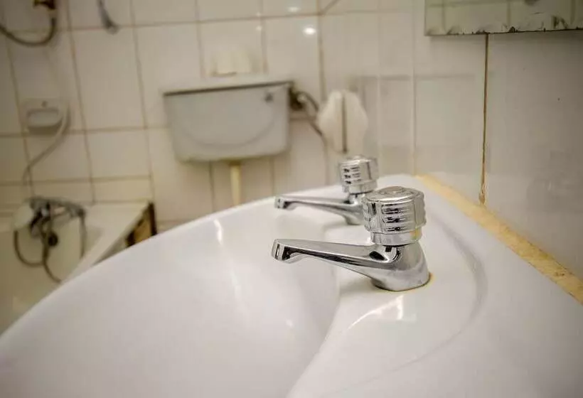 هتل Town Lodge Tororo