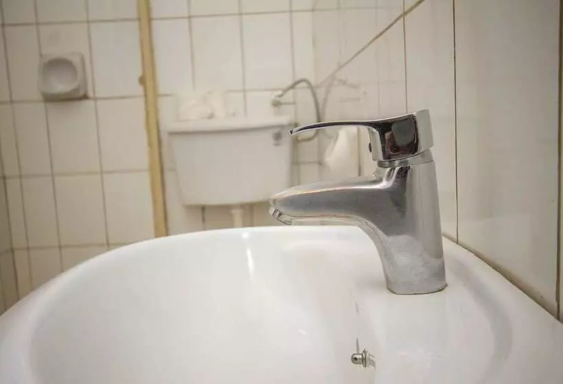 هتل Town Lodge Tororo