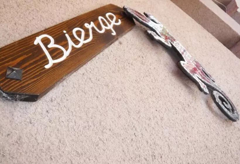 Tantaka   Albergue Los Meleses