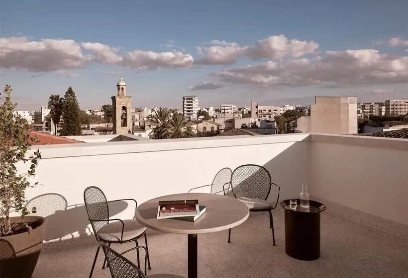 هتل Amyth Of Nicosia