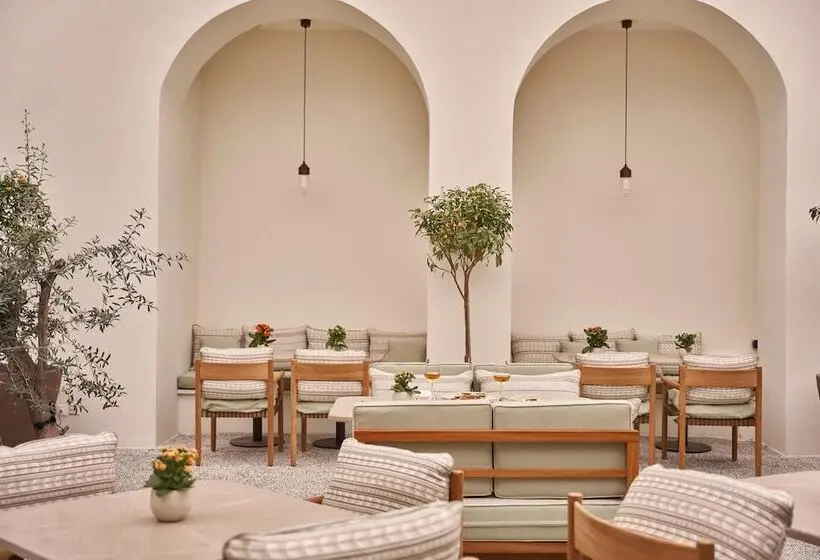 هتل Amyth Of Nicosia