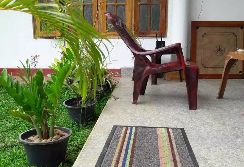 تختخواب و صبحانه Nature Lovers Safari Resort
