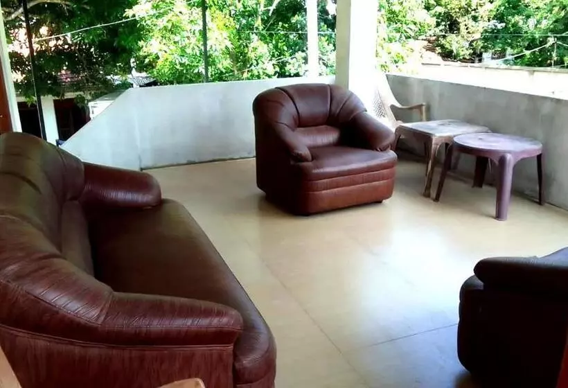 تختخواب و صبحانه Nature Lovers Safari Resort