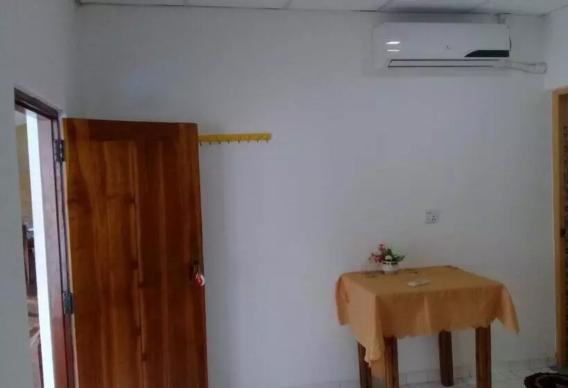 تختخواب و صبحانه Nature Lovers Safari Resort