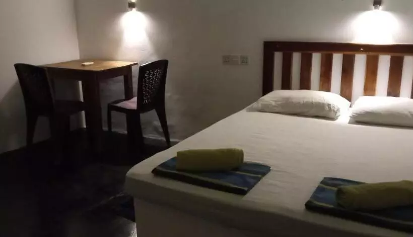 تختخواب و صبحانه Nature Lovers Safari Resort
