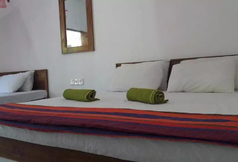 تختخواب و صبحانه Nature Lovers Safari Resort