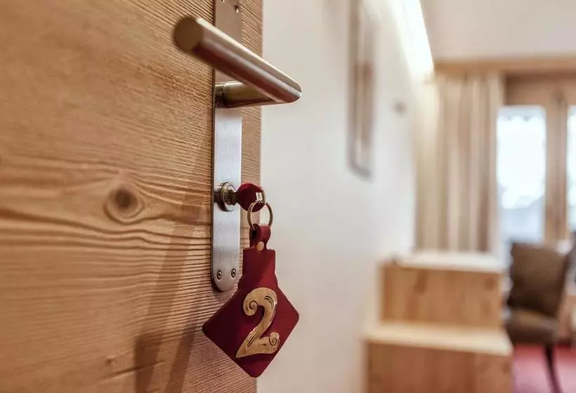 ホテル Alpinarosa