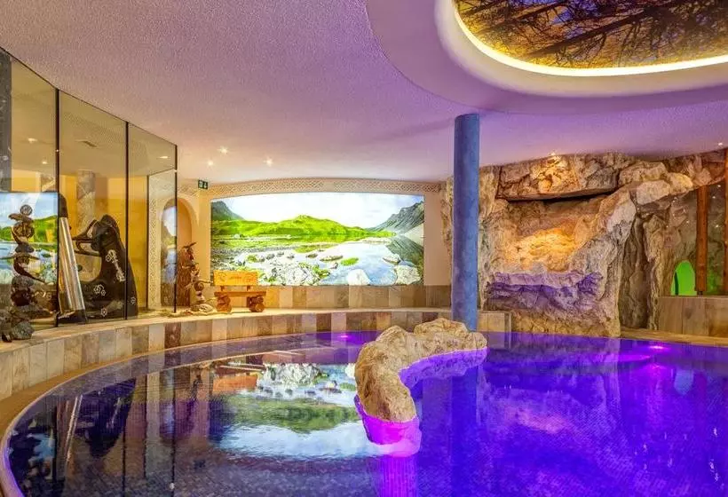 ホテル Alpinarosa