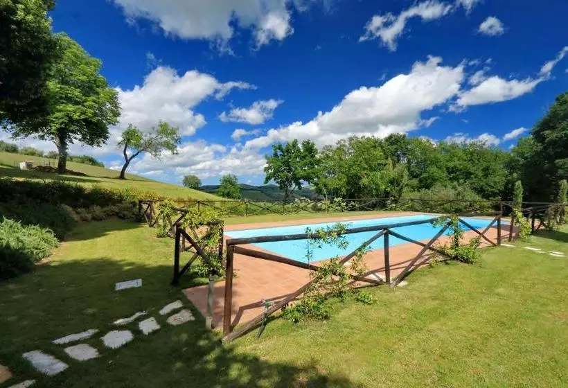 Hotelli Borgo Dei Pini