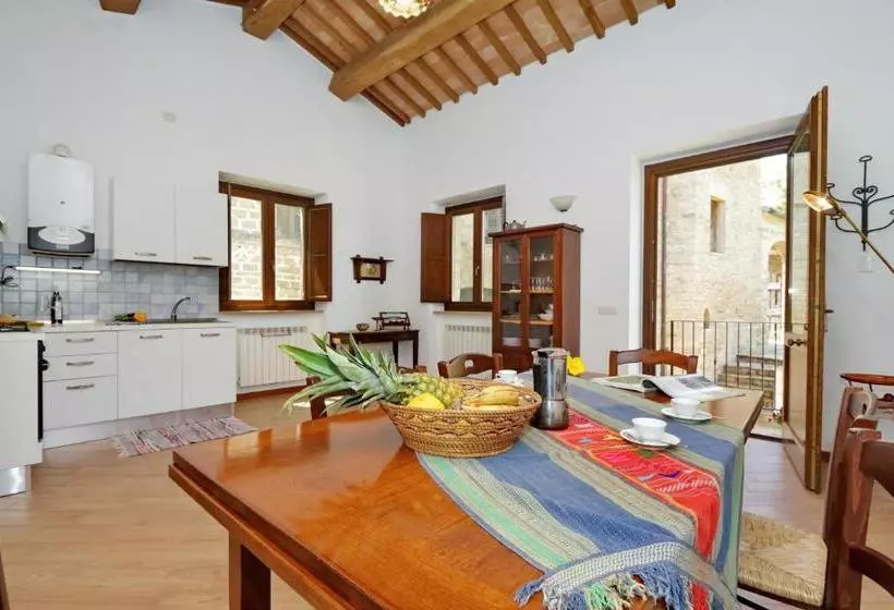 Hotelli Borgo Dei Pini