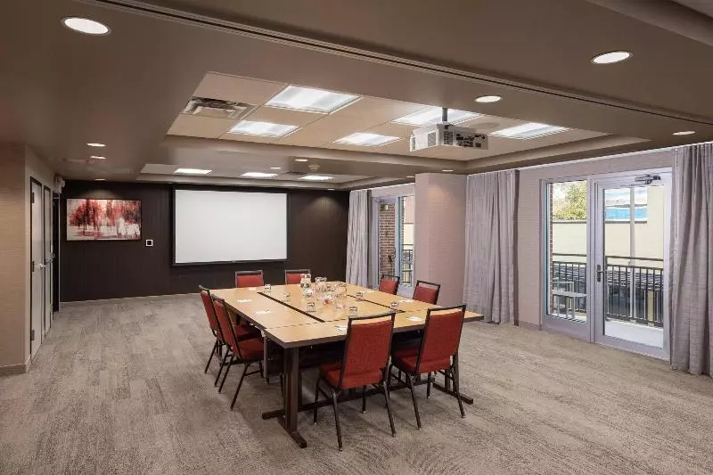 هتل Courtyard By Marriott Baton Rouge Downtown