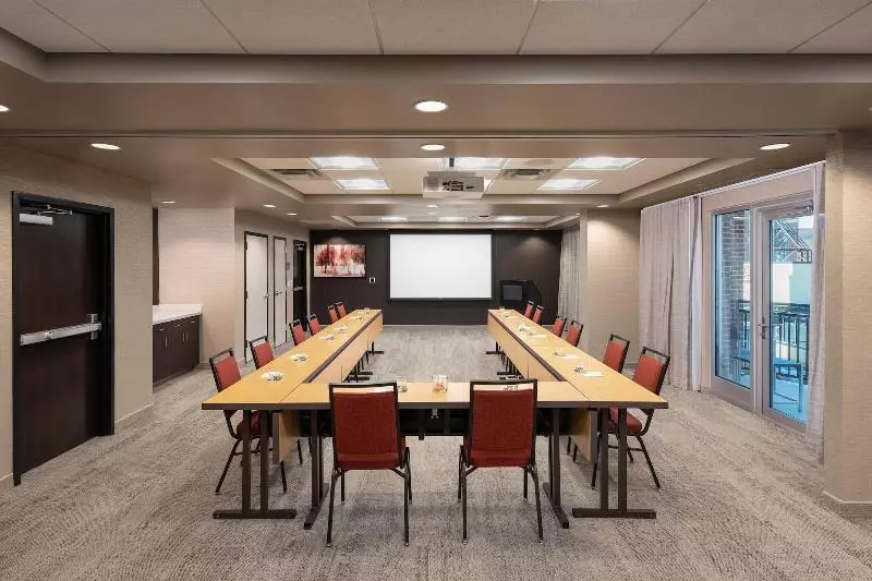 هتل Courtyard By Marriott Baton Rouge Downtown