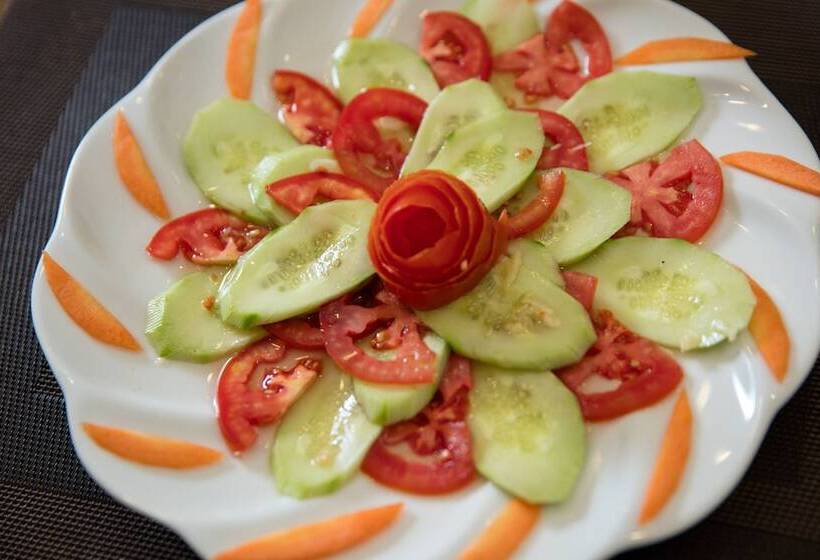 هتل Dream Central