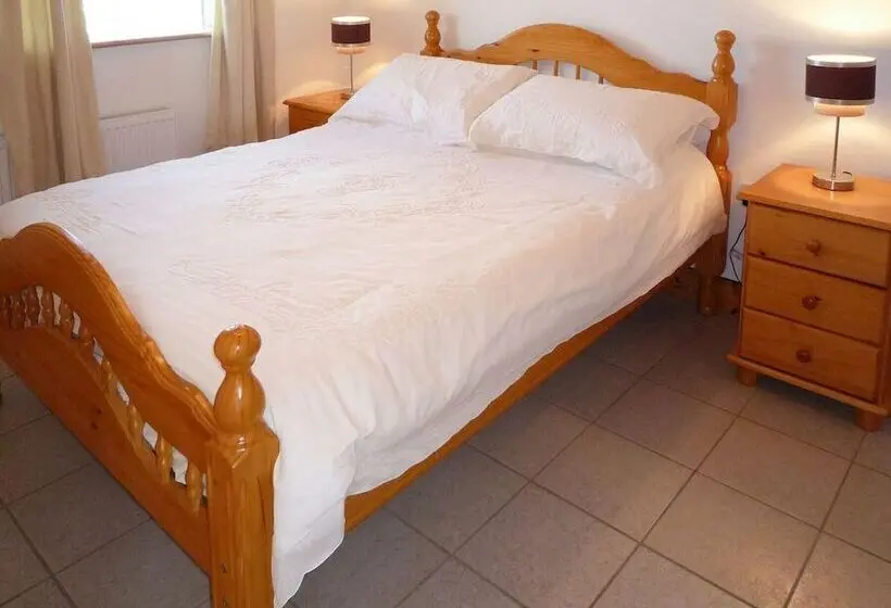 Old Barn Cottage Heir Island By Trident Holiday Homes