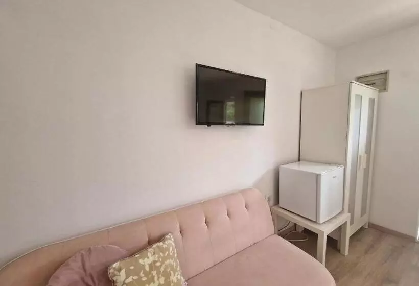 تختخواب و صبحانه Rooms Lav