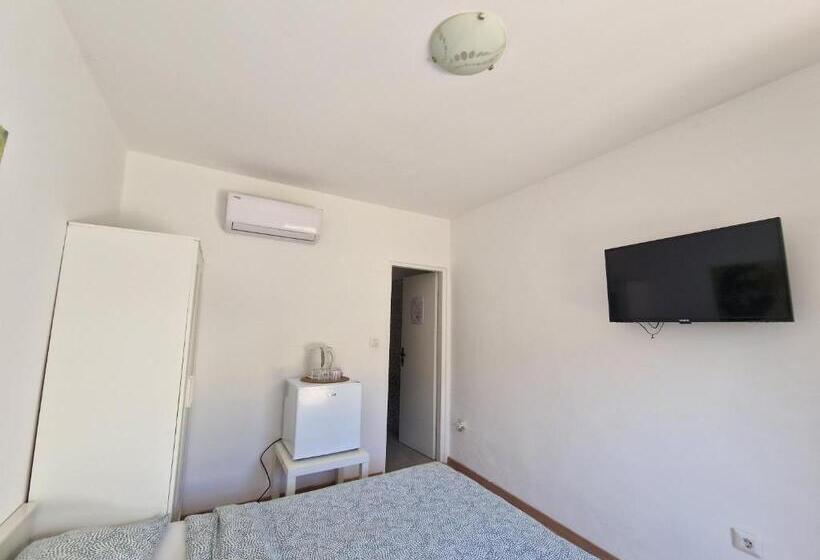 تختخواب و صبحانه Rooms Lav