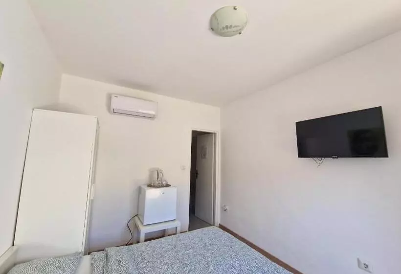 تختخواب و صبحانه Rooms Lav