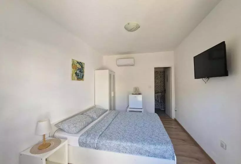 تختخواب و صبحانه Rooms Lav