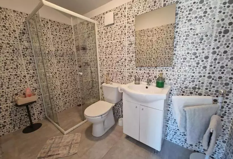 تختخواب و صبحانه Rooms Lav