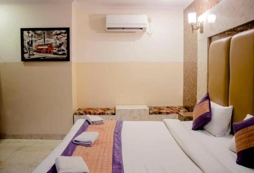 בית מלון כפרי Airport Family Stay Near Delhi Airport