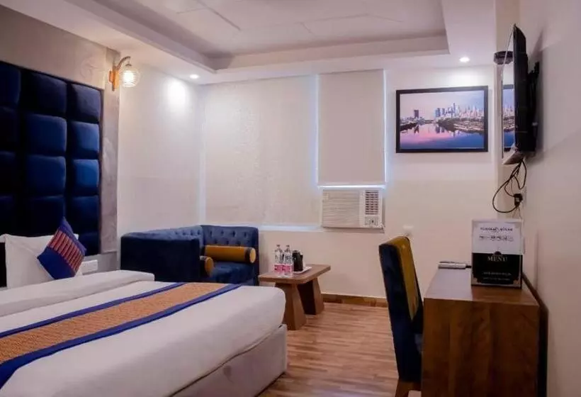 هتل Airport Family Stay Near Delhi Airport