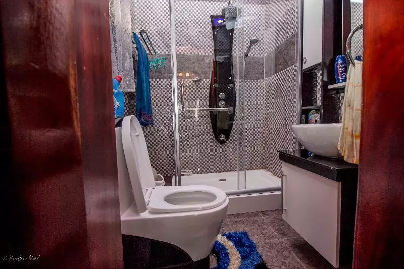 هتل Albert Suites