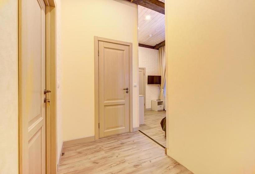 בית מלון כפרי Guest Rooms At Chaykovskogo 22