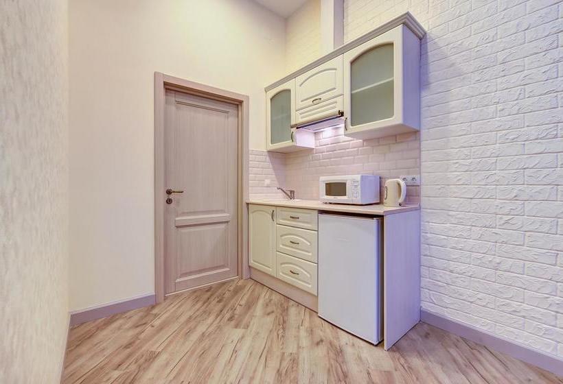 בית מלון כפרי Guest Rooms At Chaykovskogo 22