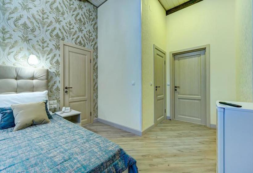 בית מלון כפרי Guest Rooms At Chaykovskogo 22