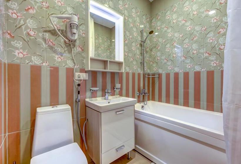 בית מלון כפרי Guest Rooms At Chaykovskogo 22